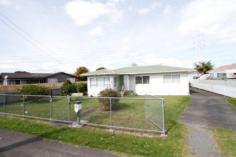 Photo of property in 33 Taka Street, Takanini, 2112