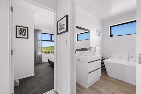 Photo of property in 37 Rochdale Road, Riversdale Beach, Masterton, 5872