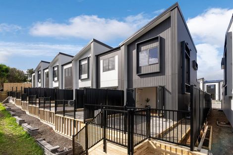 Photo of property in 2/4 Ngaroma House Drive, Hobsonville, Auckland, 0616