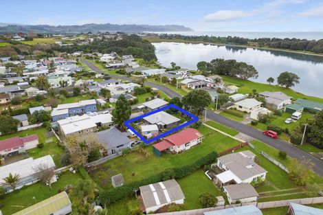 Photo of property in 11 Roretana Drive, Athenree, Katikati, 3177