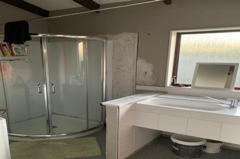 Photo of property in 7 Craigbank Avenue, New Lynn, Auckland, 0600