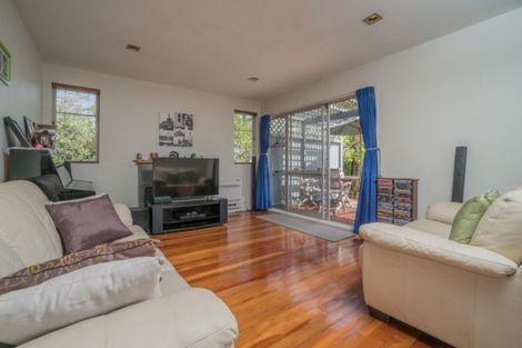 Photo of property in 1/19 Poto Street, Te Atatu South, Auckland, 0610