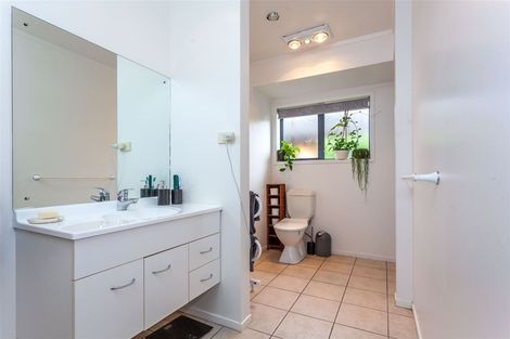 Photo of property in 2 Mayfair Close, Whitianga, 3510