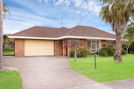 Photo of property in 70 Tington Avenue, Wattle Downs, Auckland, 2103