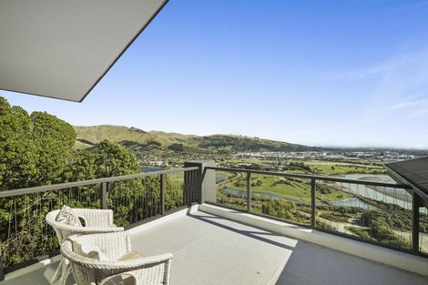 Photo of property in 8 Valley View, Mount Pleasant, Christchurch, 8081