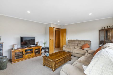 Photo of property in 2/51 Union Road, Howick, Auckland, 2014
