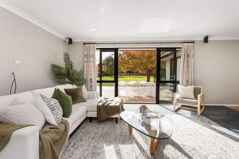 Photo of property in 290 Queen Elizabeth Ii Drive, Mairehau, Christchurch, 8052