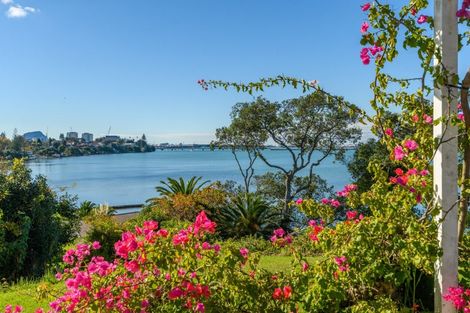 Photo of property in 1 Eleventh Avenue, Tauranga, 3110