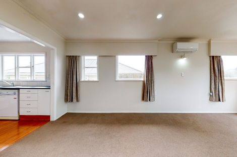 Photo of property in 26 Robert Street, Newlands, Wellington, 6037