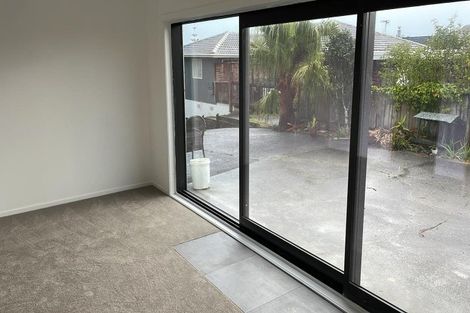 Photo of property in 2/3 Charmaine Road, Torbay, Auckland, 0630