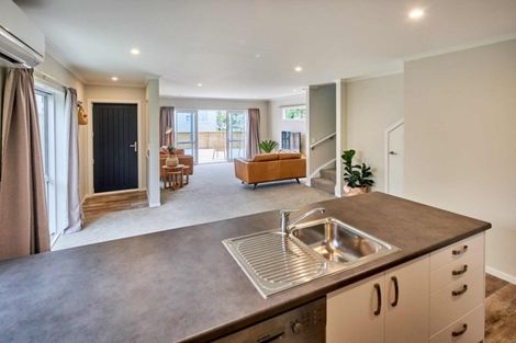 Photo of property in 20u7 Glanmire Road, Newlands, Wellington, 6037