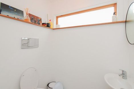 Photo of property in 71 Freyberg Street, Lyall Bay, Wellington, 6022