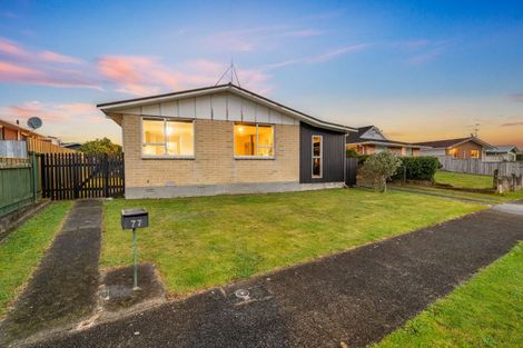 Photo of property in 77 Pasadena Crescent, Totara Park, Upper Hutt, 5018