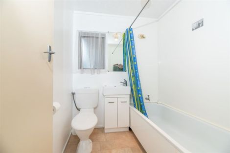 Photo of property in 2/6 Miro Street, New Lynn, Auckland, 0600