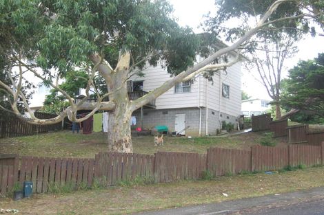 Photo of property in 1 Jenanne Place, Totara Vale, Auckland, 0629