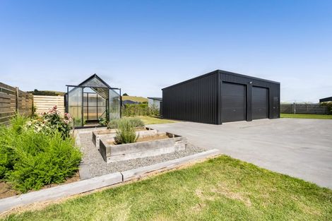 Photo of property in 8 Tikorangi Road East, 4383