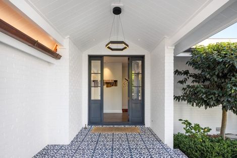 Photo of property in 76 Princes Street, Cambridge, 3434