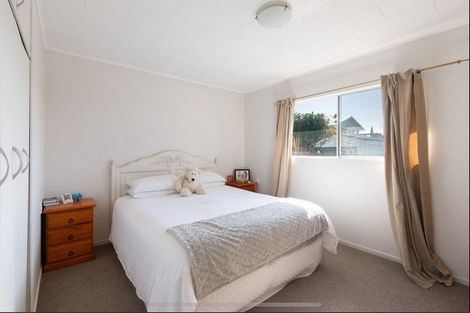 Photo of property in 5 The Crescent, Waihi Beach, 3611