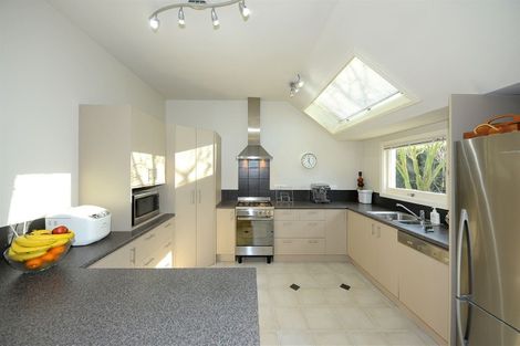 Photo of property in 31 Colina Street, Avonhead, Christchurch, 8042