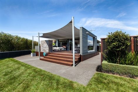 Photo of property in 12 Margaret Place, Merrilands, New Plymouth, 4312