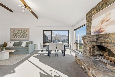 Photo of property in 9 Oregon Drive, Kelvin Heights, Queenstown, 9300