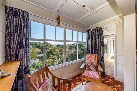 Photo of property in 64 Wellington Road, Paekakariki, 5034