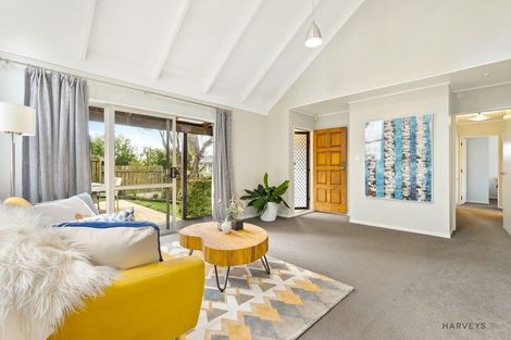 Photo of property in 2/21 Kashmir Road, Glen Eden, Auckland, 0602