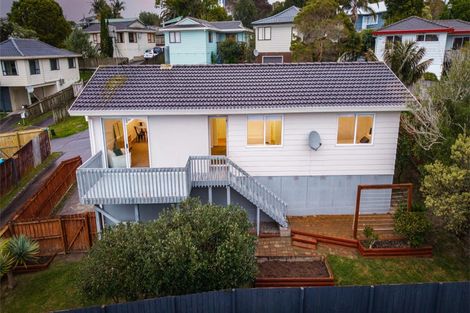 Photo of property in 24 Halloran Place, Massey, Auckland, 0614