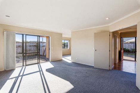 Photo of property in 32 Monarch Place, Paraparaumu Beach, Paraparaumu, 5032