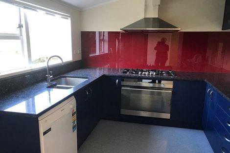 Photo of property in 4 Westview Grove, Miramar, Wellington, 6022