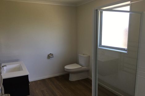 Photo of property in 10 Handley Crescent, Wigram, Christchurch, 8042