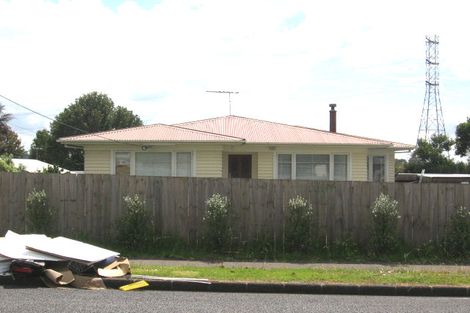 Photo of property in 16 Beaubank Road, Kelston, Auckland, 0602