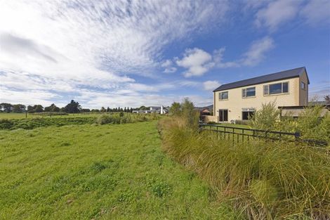 Photo of property in 18 Kahukura Road, Broomfield, Christchurch, 8042
