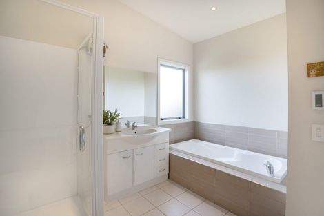 Photo of property in 42 Waverton Terrace, Churton Park, Wellington, 6037