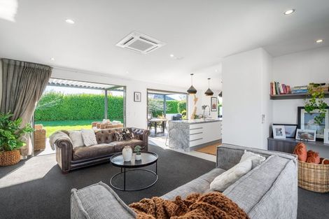 Photo of property in 18 Brampton Drive, West Melton, 7618