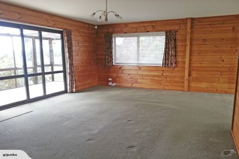 Photo of property in 35 Moffat Road, Red Beach, 0932