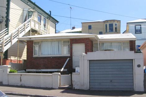 Photo of property in 6 Howard Street, Mount Cook, Wellington, 6021