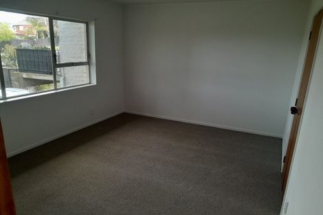 Photo of property in 1/2 Northwick Place, Hillcrest, Auckland, 0627