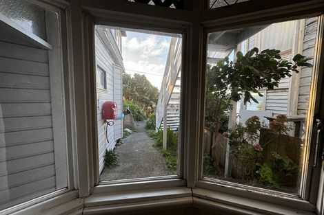 Photo of property in 14 Prince Street, Mount Victoria, Wellington, 6011