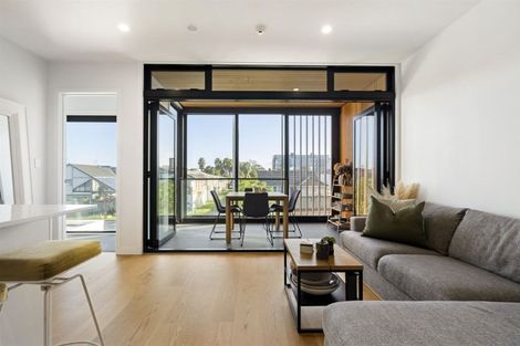 Photo of property in Frank Sargeson Apts, 102/80 Anzac Street, Takapuna, Auckland, 0622