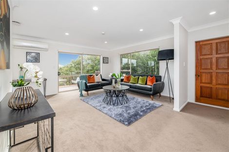 Photo of property in 35e Edmonton Road, Henderson, Auckland, 0612