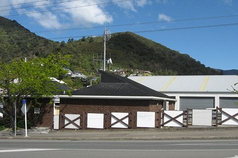 Photo of property in 8 Waikawa Road, Picton, 7220