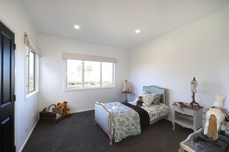 Photo of property in 42 Pukekura Place, Taradale, Napier, 4112