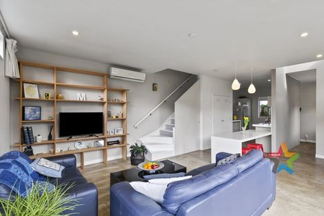 Photo of property in 139b The Parade, Island Bay, Wellington, 6023