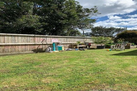 Photo of property in 2/72 Aeroview Drive, Beach Haven, Auckland, 0626