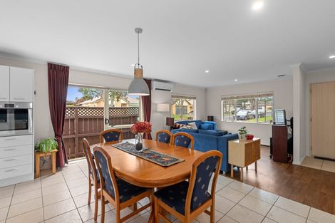 Photo of property in 17 Espalier Drive, Henderson, Auckland, 0612
