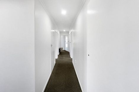 Photo of property in 11 Colonial Place, Kelvin Grove, Palmerston North, 4414