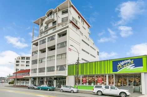 Photo of property in Endeavour Apartments, 16/125u Thorndon Quay, Pipitea, Wellington, 6011