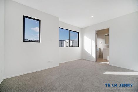 Photo of property in 40a Crestview Rise, Papakura, 2110