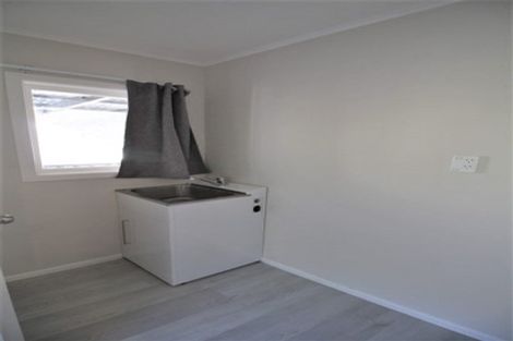 Photo of property in 44 Kervil Avenue, Te Atatu Peninsula, Auckland, 0610